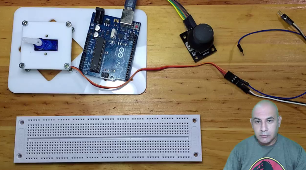 Capa do curso Arduino: Introdução À Robótica – Alura