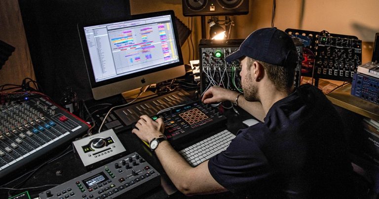 Capa do curso DJ + Produção Musical – GO Hero