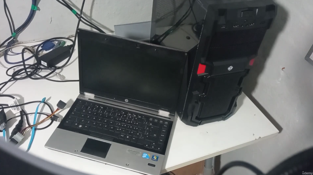 Formatação de Computadores – Leonardo Borges