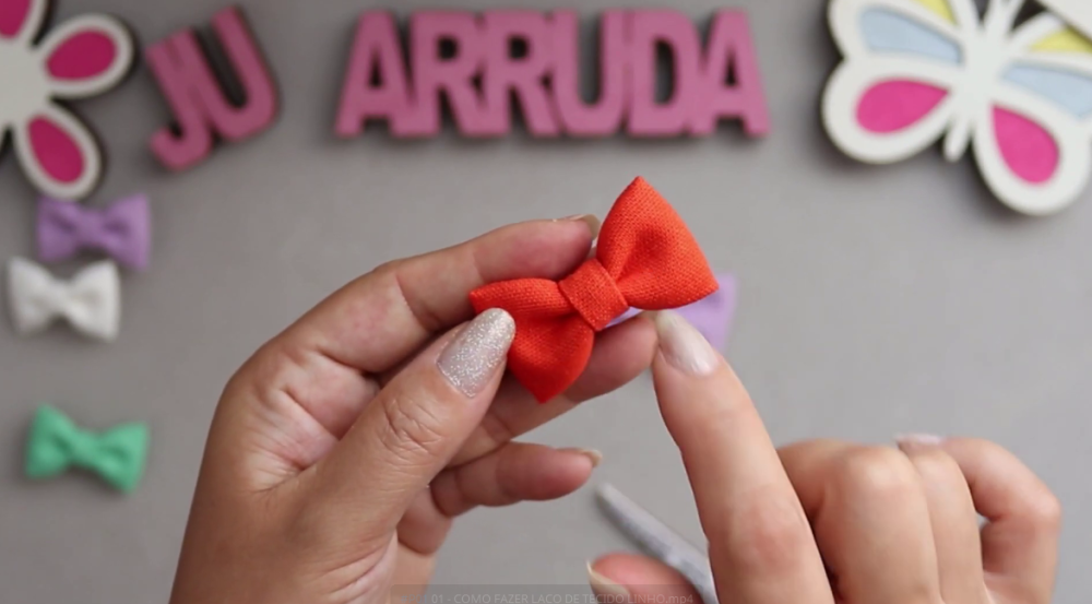 Capa do curso Laços em Tecido – JU Arruda