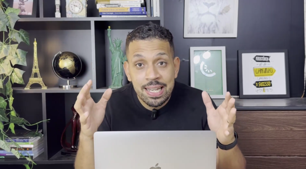 Capa do curso Lucrando com Inteligência Artificial – Marcos Junio