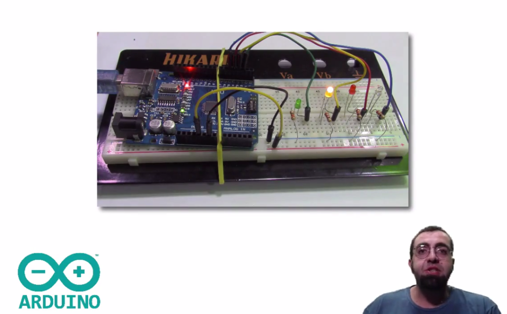 Capa do curso Microcontroladores e Eletrônica Aplicada – Alura