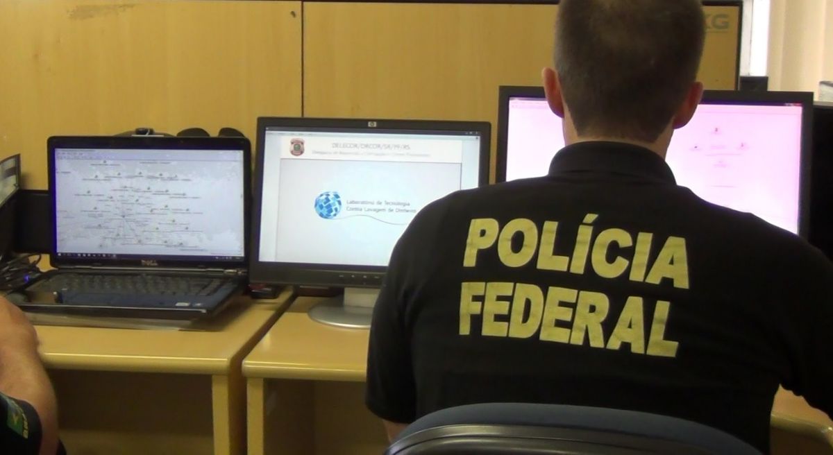 Capa do curso PF – Área Administrativa – Estratégia Concursos