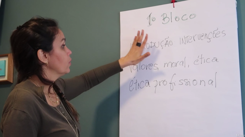 Capa do curso Técnicas e Procedimentos Terapêuticos em TCC – Gabriela Oltramari