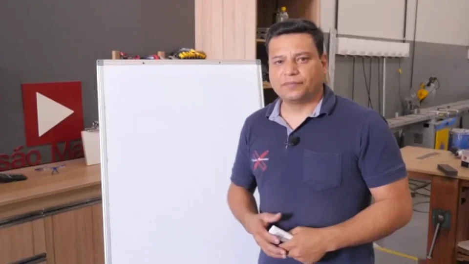 Capa do curso Móveis Planejados – Profissão Marceneiro