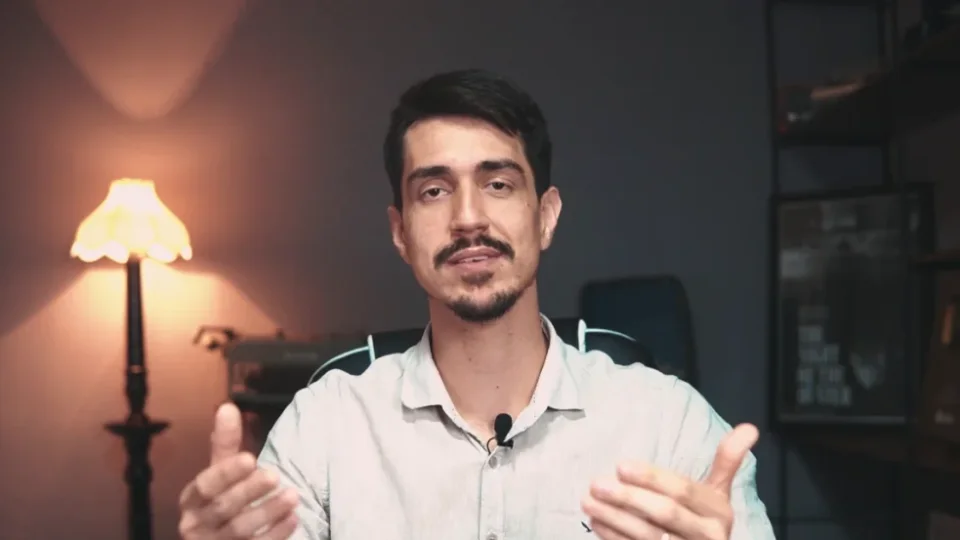 Capa do curso Formação em Comunicação Persuasiva – Vitor Santos