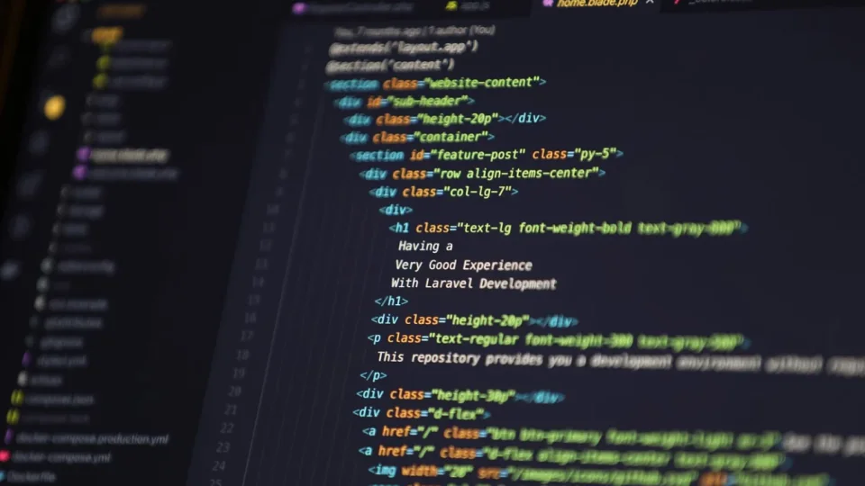 Capa do curso Build a Simple Chat System IN Javascript