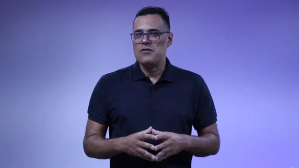 Capa do curso Libras: do Básico À Conversação – Alberto Rainha