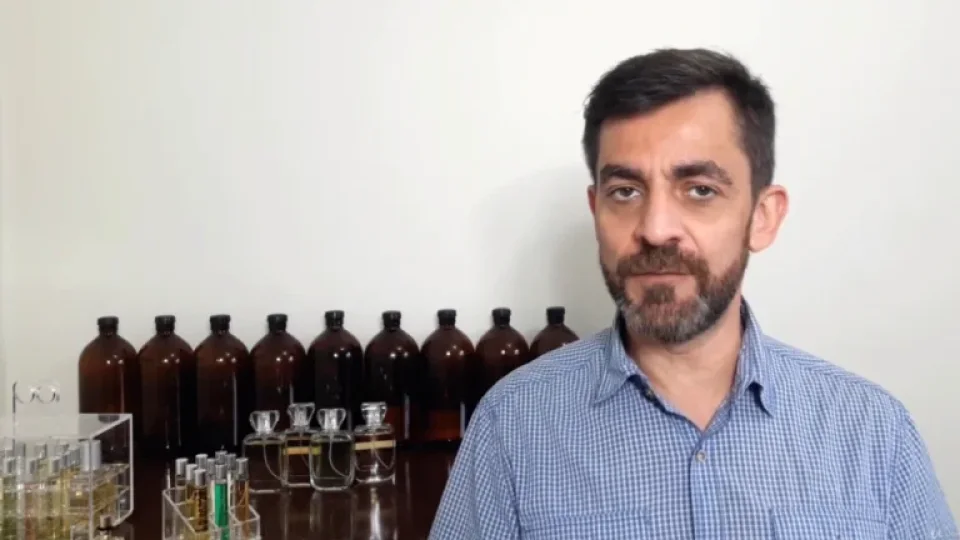 Capa do curso Perfumaria Artesanal – Renato Fogeti